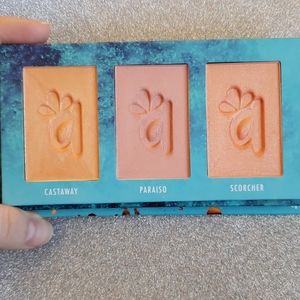 Face Palette & 2 Individual Eyeshadow Bundle